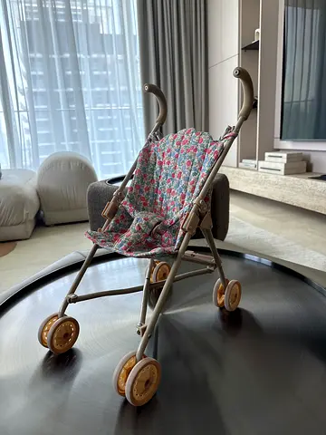 Lightweight doll stroller in used perfect condition
