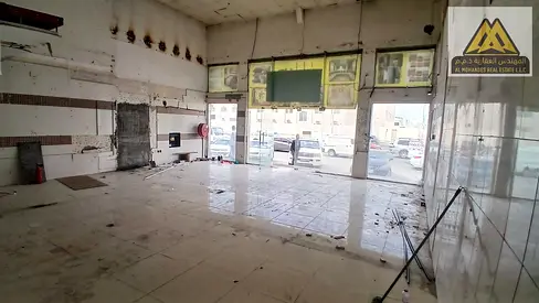 محل تجاري \ منطقة الصناعية 1 \ على الشارع عمان مباشرة \قريب من مارك اند سيف هايبرماركت