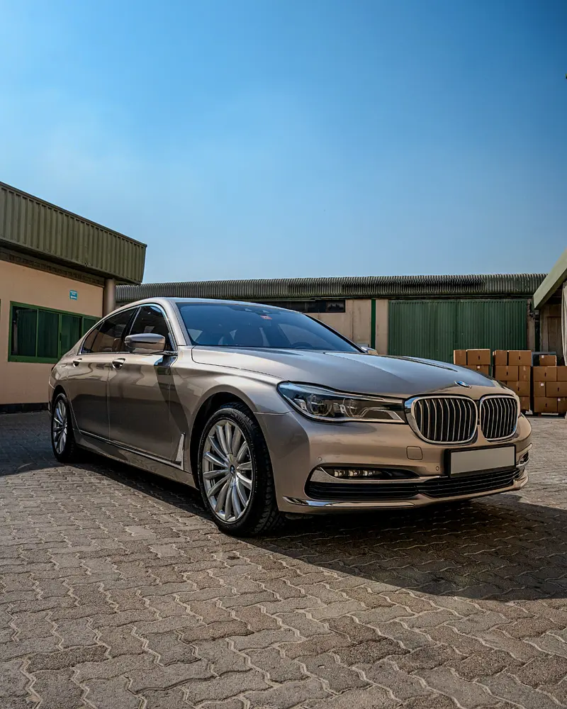 BMW 7-Series 2016 — photo 1 of 14