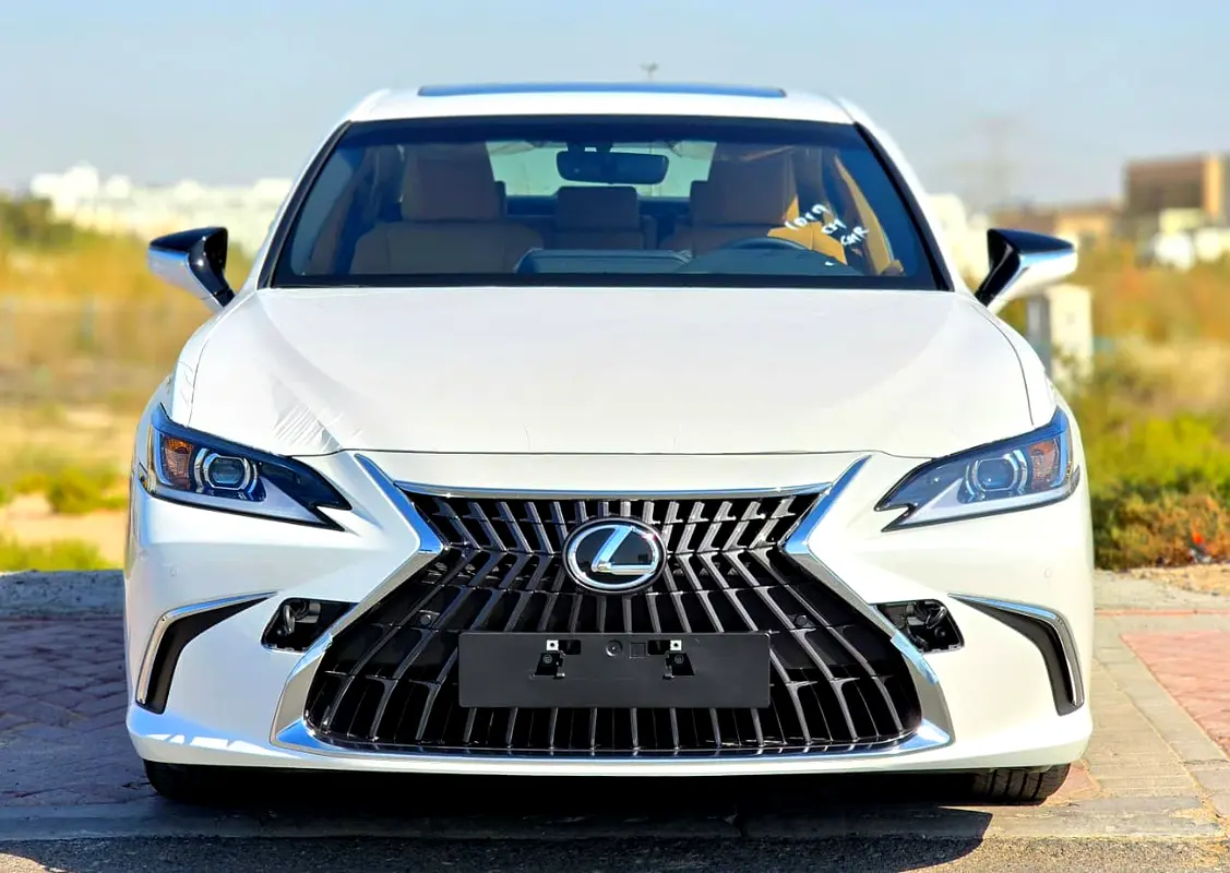 Lexus ES-Series 2025 — photo 1 of 16