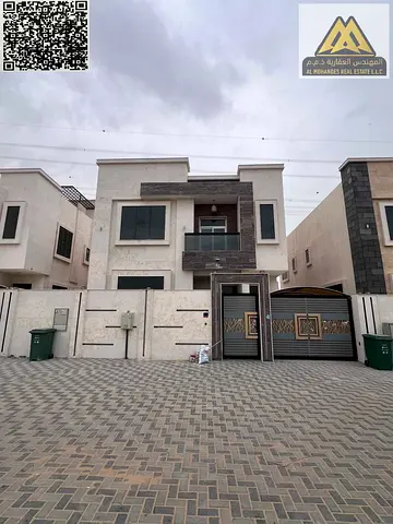 Balcony | Central air conditioning | Built-in wardrobes | Close to all services