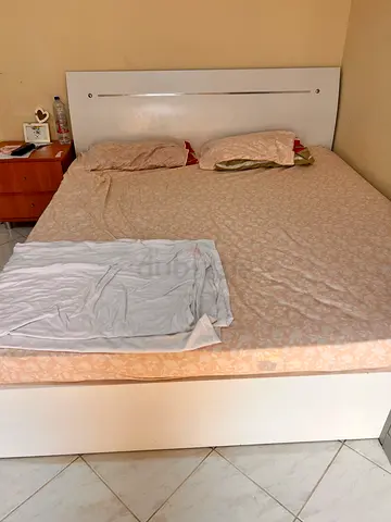 Queen Size MATTRESS AVAILABLE DUBAI AL NAHDHA 2