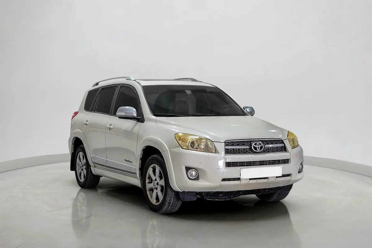 Toyota Rav 4 2012 — photo 1 of 14