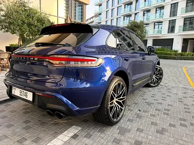 2022 Porsche MACAN photo 2