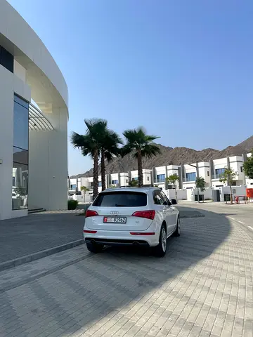 صورة 19 لـ 2011 AUDI Q5