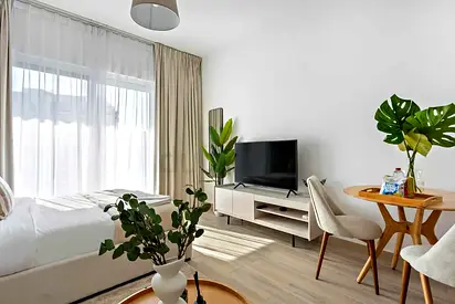 Silkhaus Studio in Water’s Edge | Canal View