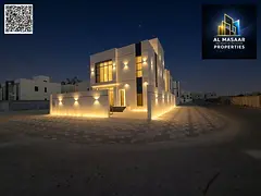 Corner villa on two streets, 5 master bedrooms + roof terrace, facing a garden. Price includes regis
