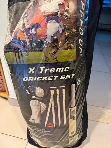 Complete X-Treme Cricket Set with Bag - located in Karama