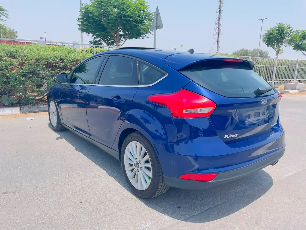 Ford Focus 2015 — photo 1 of 20