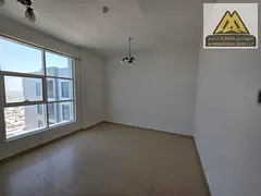 A spacious apartment with a practical layout, featuring a separate living room, balcony, closed kitc