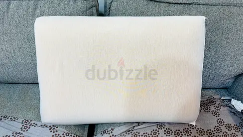 Pillow - Memory Foam - High quality - Moving out Sale