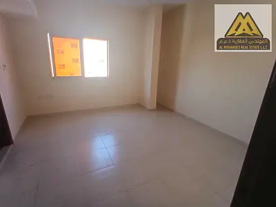 استوديو بمساحة كبيرة مطبخ شبه منفصل تشطيب جيد