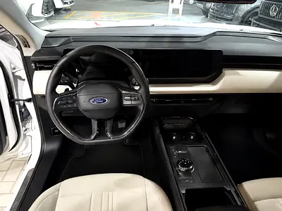 2025 FORD TAURUS 照片 12