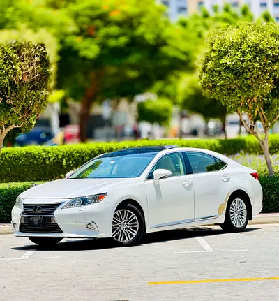 Lexus ES 350 Platinum 2015 GCC Specs - Pristine Condition