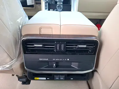 2026 Toyota LAND CRUISER 缩略图 11