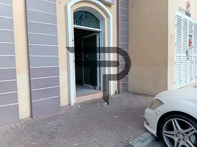 Ready Shop With AC Parking Side Easy Loading Unloading
