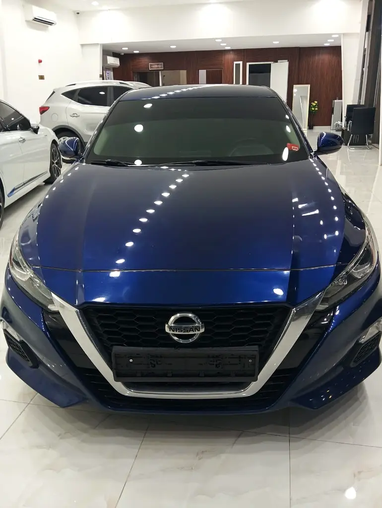 Nissan Altima 2019 — photo 1 of 7
