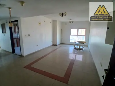 شقة غرفتين وصالة مع بلكونة وخزائن حائط وغرفة غسيل وباركن مجاني في موقع مميز قريب من كورنيش عجمان