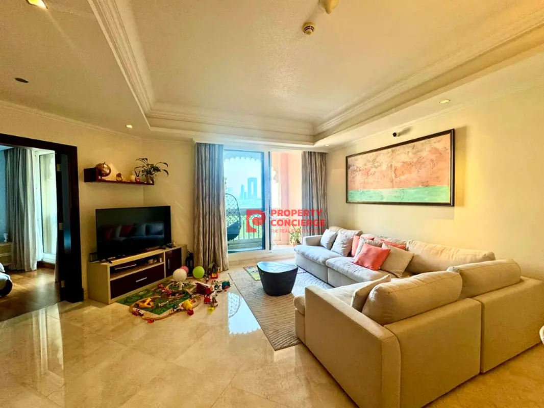 Beachfront Living I Furnished I Vacant I Exclusive