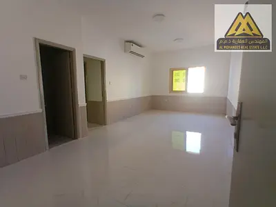 للإيجار السنوي غرفتان وصالة بالروضة 2، بلكونة، 2 حمام، مطبخ مقسم، تكييف سبليت، 38 ألف، 4 دفعات.