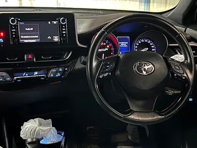 صورة 15 لـ 2019 Toyota C-HR