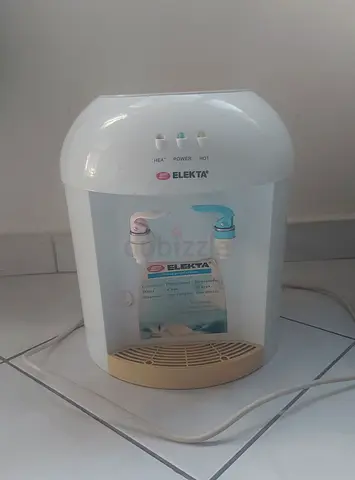 Water dispenser / drinks dispenser