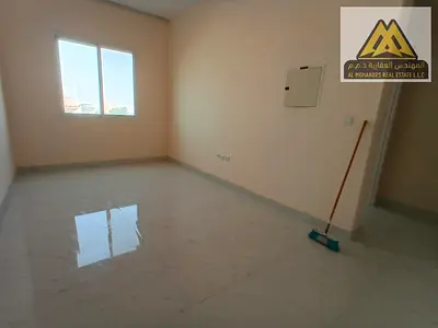 شقة فاخره غرفه و صاله | الروضه 2 | للايجار السنوي | مساحة وتشطيب ممتاز | قريب مخرج دبي و الشارقه