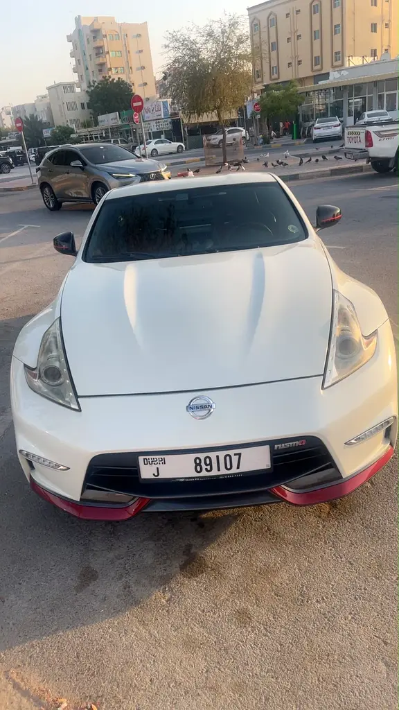 Nissan 370z 2017 — photo 1 of 14
