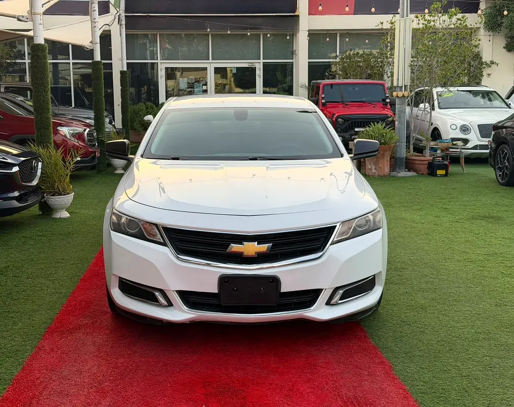 Chevrolet Impala 2019 — photo 1 of 20