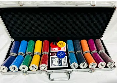 Top 🎩 class Professional Poker Chip Set in Dubai
