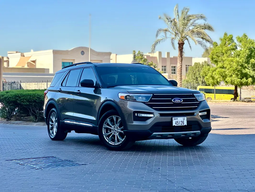 Ford Explorer 2021 — photo 1 of 20