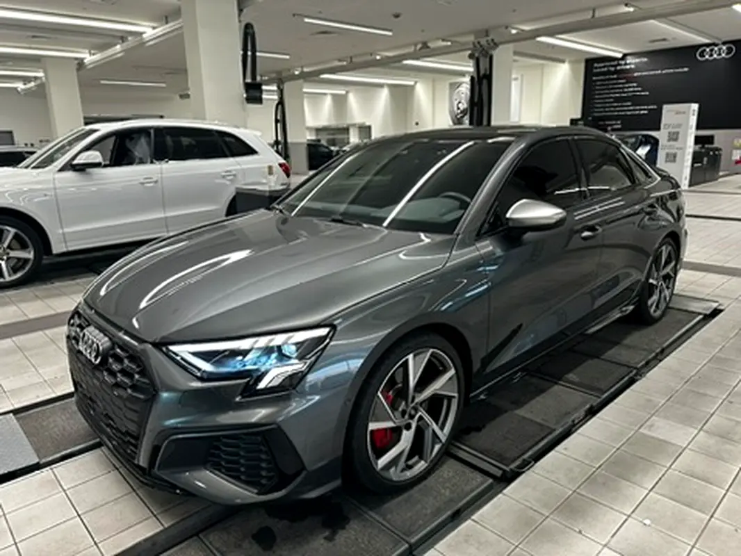 Audi S3 2023 — photo 1 of 7