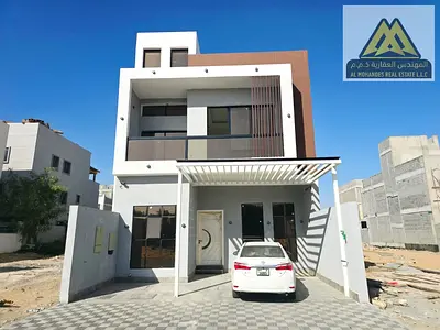 فرصة استثمارية وسكنية استثنائية لا تعوض للبيع تاون هاوس ملكي فاخر للغاية بنظام 4 غرف نوم وصالة وغرفة خادمة في منطقة الزاهية عجمان بموقع استراتيجي وبسع