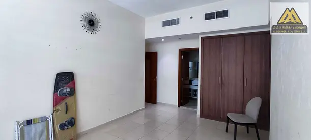 للبيع غرفه وصاله \بلكونه \ مساحه كبيره \2 حمام \بالطابق 3 \خزائن بالحائط
