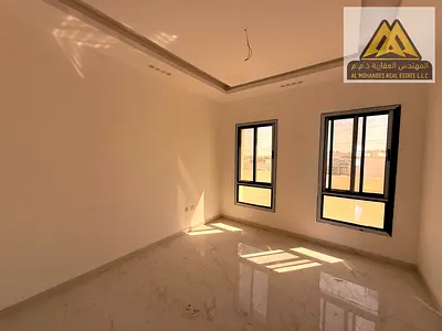 فرصة مميزة للإيجار السنوي في منطقة الياسمين بعجمان، فيلا أول ساكن بتصميم عصري وتشطيبات راقية، تتميز بمساحات واسعة وتوزيع داخلي مثالي يناسب العائلات ال