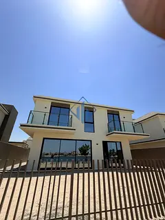 4BR+maids Huge villa-Direct Beach Front-Brand New