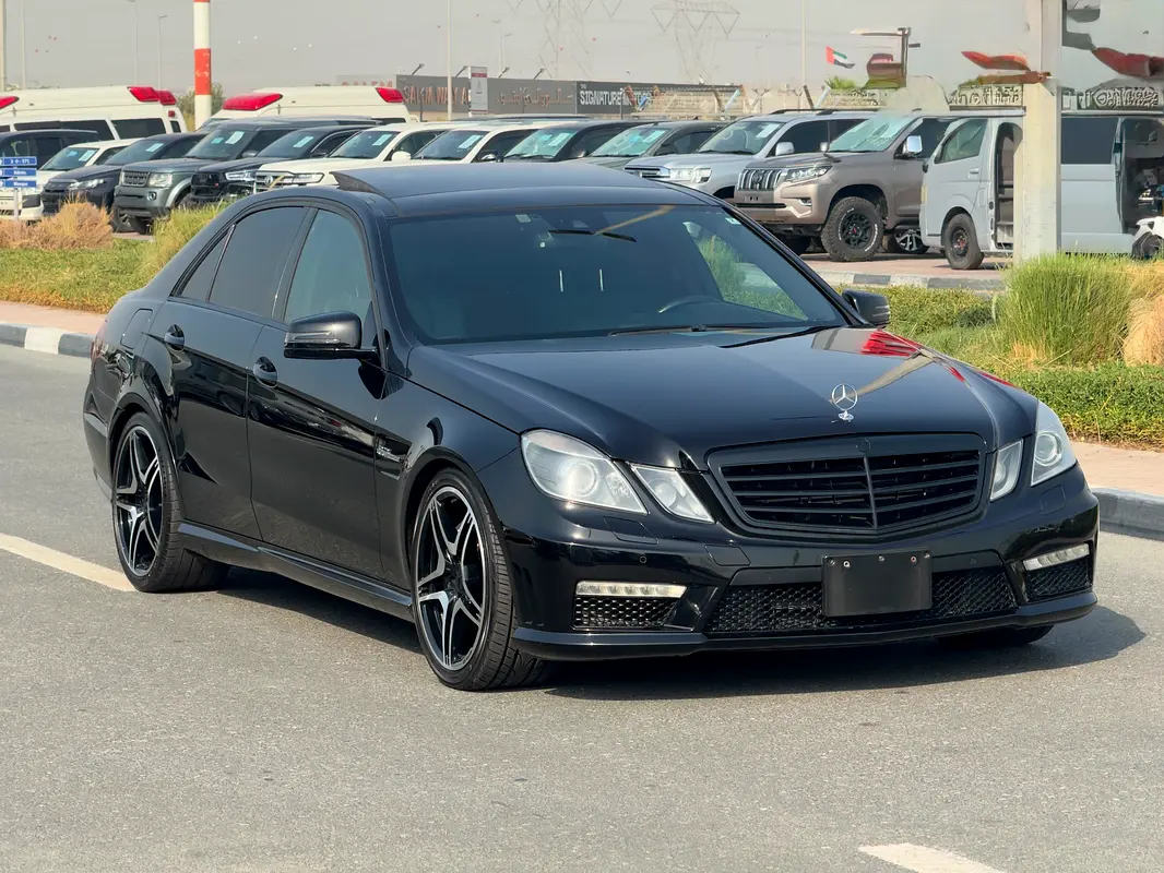 Mercedes-Benz E-Class 2010 — photo 1 of 17