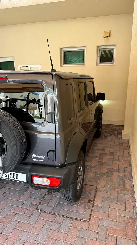 Suzuki Jimny 2024 — photo 1 of 7