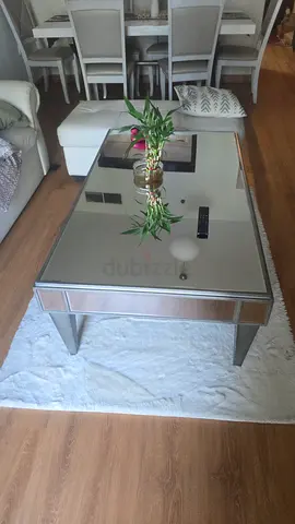 Glass / Mirrored Coffee Table in Good Condition