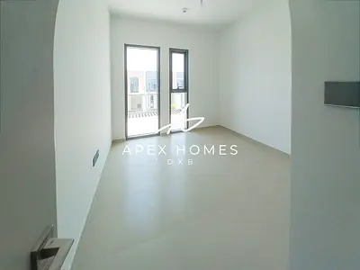 Single Row | Genuine Listing | Landscaped