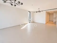 Next to Greenery | Single Row | True Corner