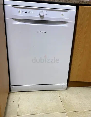 Ariston Dishwasher – 60cm Freestanding, 13 Place Settings (LFB 5B010)