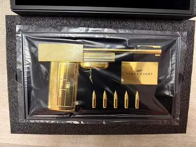 007 First light Legacy edition collectible (ps5) (no STEELBOOK)
