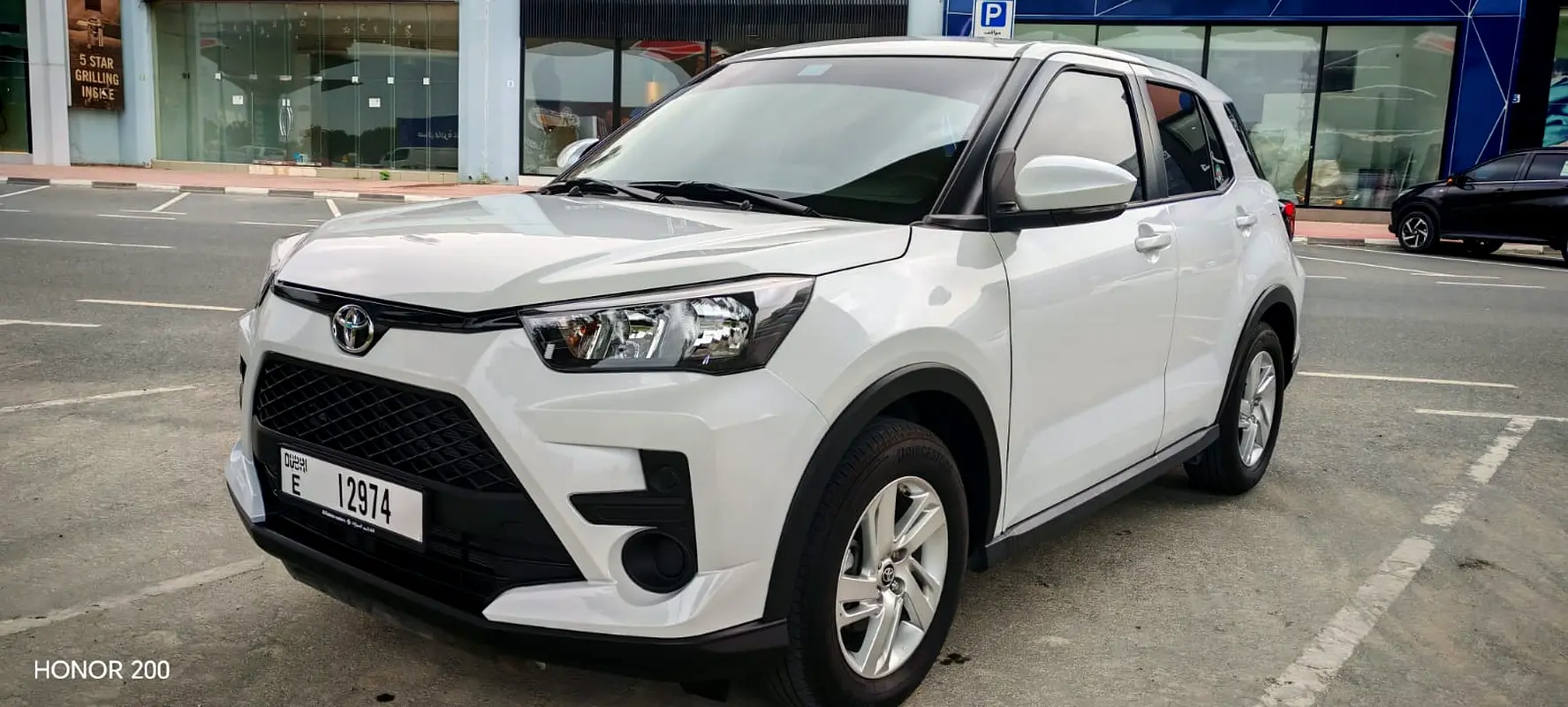 Toyota Raize 2024 — photo 1 of 15
