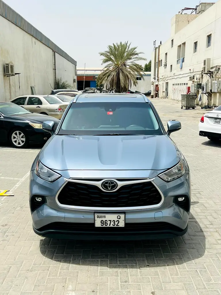 Toyota Highlander 2020 — photo 1 of 7