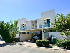 END UNIT | SINGLE ROW | NEAR POOL AND PARK