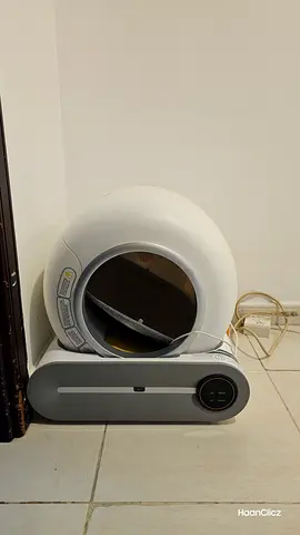 XXL automatic litter box with app control, suitable for cats of all sizes and small dogs.