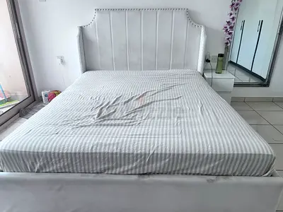 Queen size bed