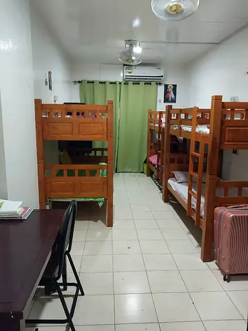 Girls bed available in near karama day to day reddy to move in