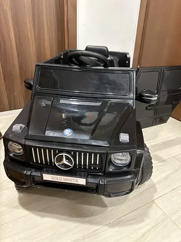 Mercedes kids self driven electric car